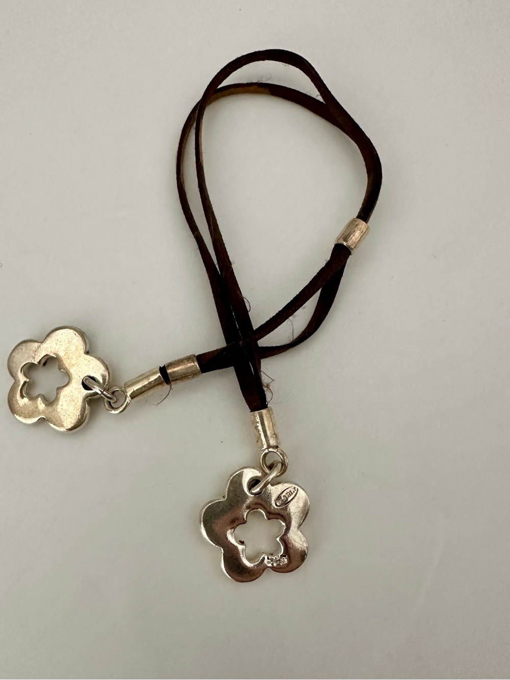 Ilaria Silver 935 Flower Charm Leather Cord Bracelet - Brown